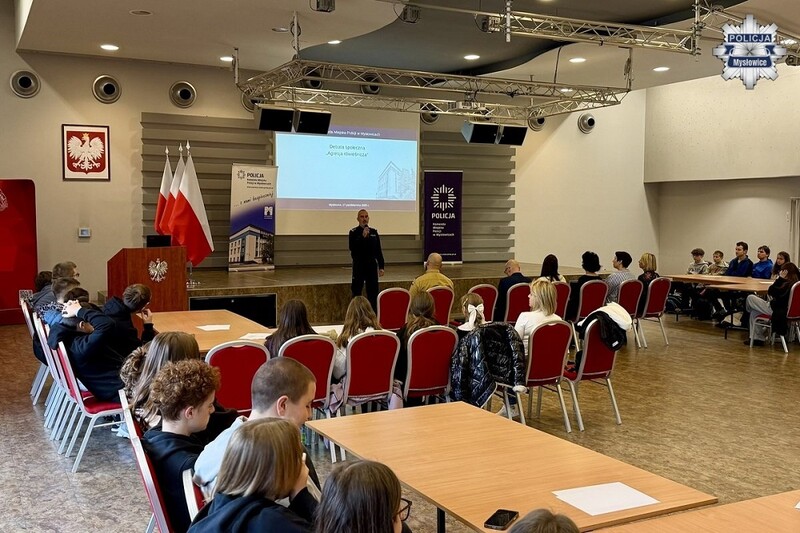 Debata o agresji rówieśniczej w Mysłowicach – ważna rozmowa o problemie przemocy