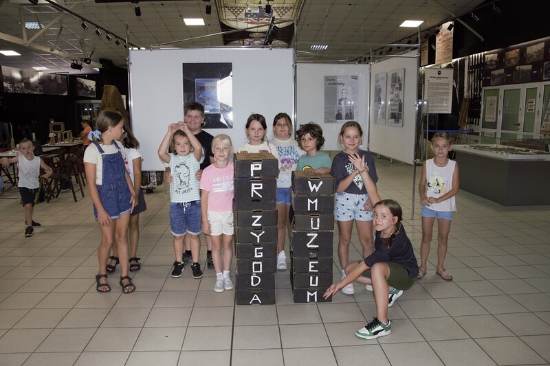 Lato w Muzeum 2025: Niezapomniane warsztaty dla dzieci w Mysłowicach