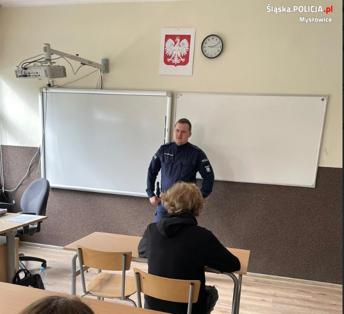 Policyjna profilaktyka w CKZIU. Mysłowicki funkcjonariusz mówił o bezpieczeństwie