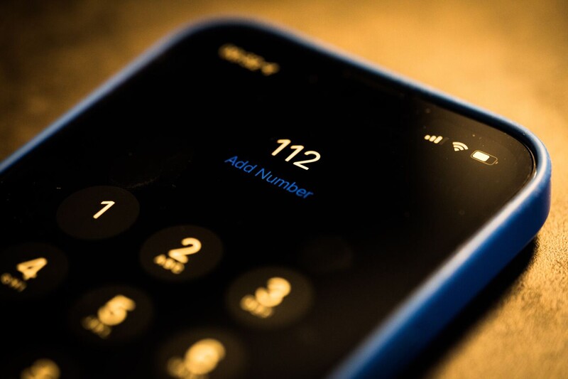 Telefon alarmowy: po wielu próbach dyżurnemu udało się ustalić położenie zagrożonego