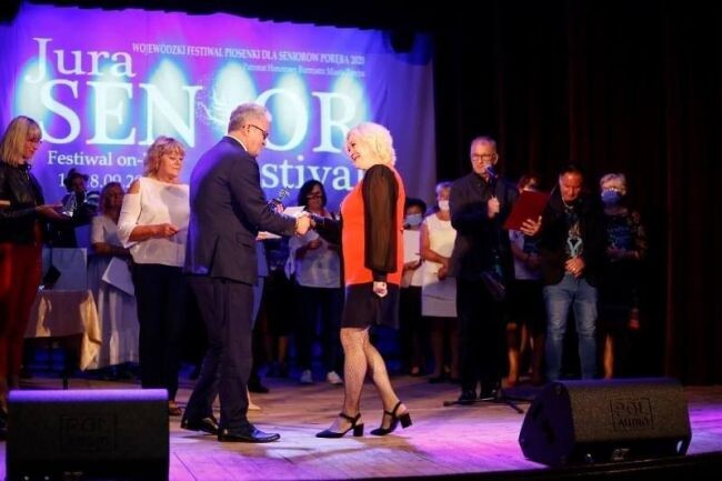 Wyróżnienie na festiwalu "JURA SENIOR FESTIVAL"dla Pani Danuty Chyckiej z MRS