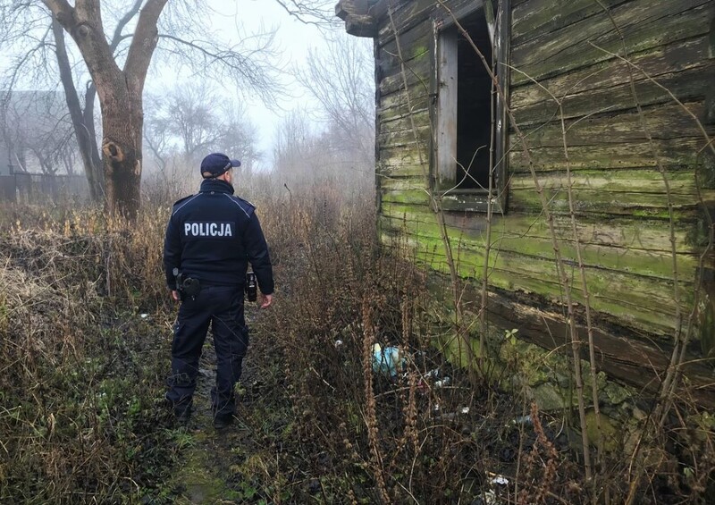 Zagrożenie niskimi temperaturami: jak pomóc osobom w potrzebie?